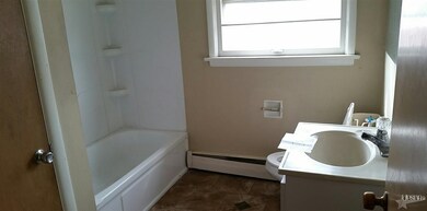 Upper level bath