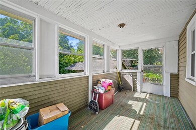 1826 E 32nd St, Des Moines, IA 50317 - photo 3