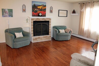 Rosalind_Living Rm