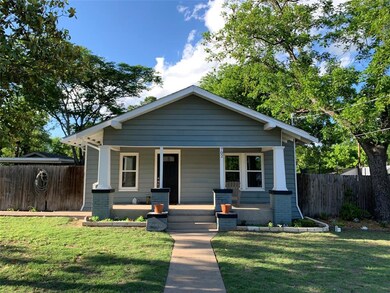 702 W Bridge St, Weatherford, TX 76086 - photo 2