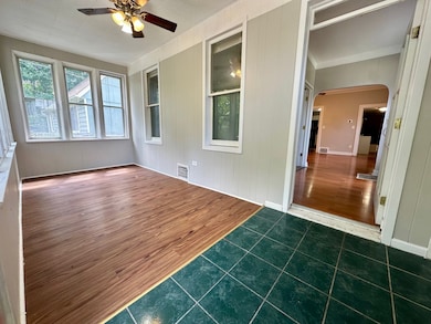 50 Sheridan St, Elgin, IL 60123 - photo 2