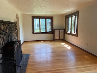 111 & 111A Laurel St, East Haven, CT 06512 - photo 7