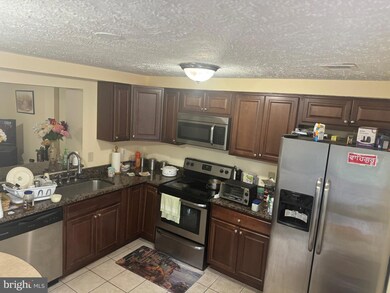 8607 Hamilton Ct, Manassas Park, VA 20111 - photo 6