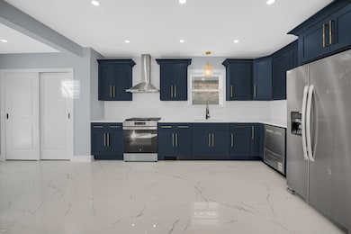 9356 S Manistee Ave, Chicago, IL 60617 - photo 6