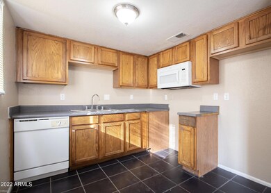 2847 N 46th Ave unit 19, Phoenix, AZ 85035 - photo 3