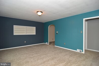 3214 Stoudts Ferry Bridge Rd, Reading, PA 19605 - photo 5