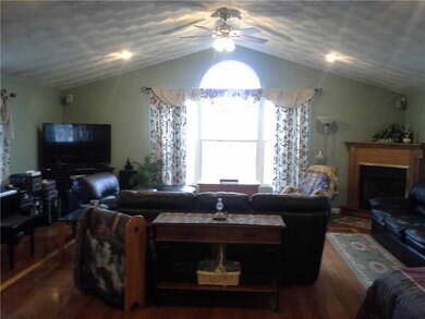 115 Brush Neck Ave, Warwick, RI 02889 - photo 2