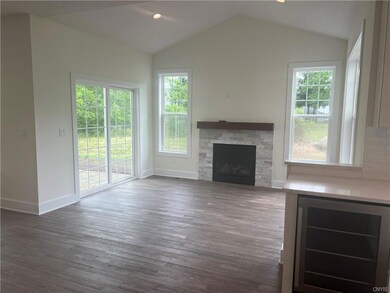 Sunroom/Breakfast Room