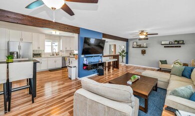 110 E Pierce St-large-005-005-Main Livin