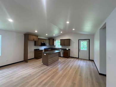 1213 Vanderbraak St, Green Bay, WI 54302 - photo 7