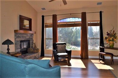 Living Room (2)