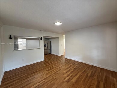 6301 Moseley St unit 2, Hollywood, FL 33024 - photo 4