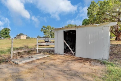 401 W 1st St, Erick, OK 73645 - photo 7