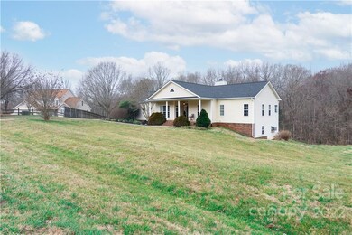 6134 Waters Edge Dr, Midland, NC 28107 - photo 6