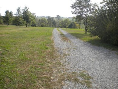 543 Kennedy Bridge Rd, Harrodsburg, KY 40330 - photo 3