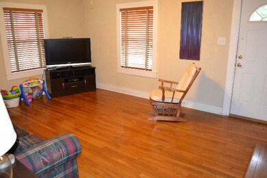 123 Travis St, San Marcos, TX 78666 - photo 5