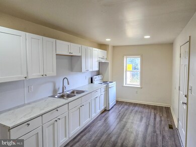 251 S Penn St, York, PA 17401 - photo 2