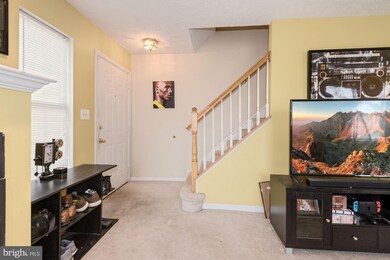 8015 Lantern Ct unit 113, Manassas, VA 20109 - photo 2