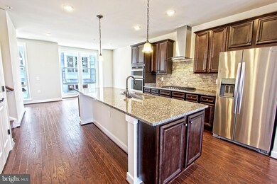 13328 Sherwood Park Ln, Herndon, VA 20171 - photo 6