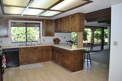 Kitchen aa