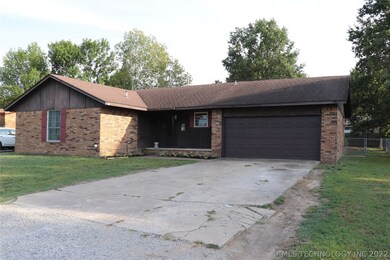 416 E Maple St, Skiatook, OK 74070 - photo 3