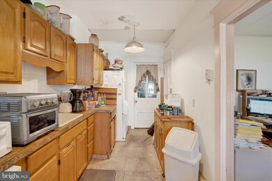 842 Radclyffe St, Bethlehem, PA 18017 - photo 3