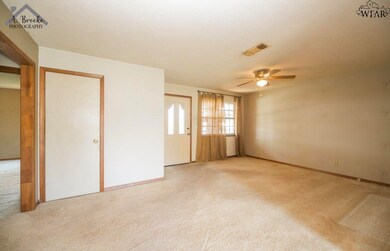 1560 Carol Ln, Wichita Falls, TX 76302 - photo 5
