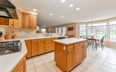 Generous sized kitchen with oversized tile ceramic