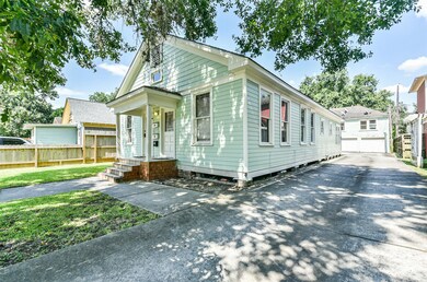 816 Cortlandt St, Houston, TX 77007 - photo 2