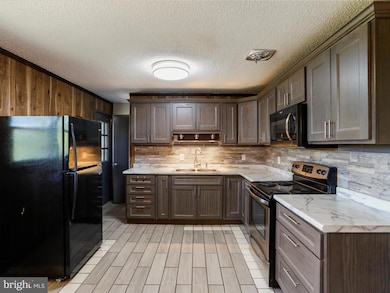 155 Cypress Dr, Keyser, WV 26726 - photo 4