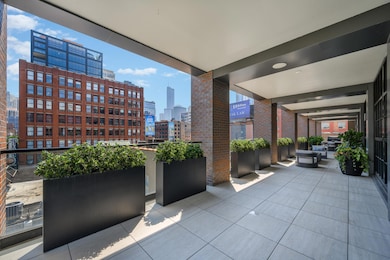 351 W Huron St unit 4, Chicago, IL 60654 - photo 2