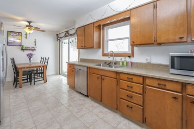 272 Waterman St, Oregon, WI 53575 - photo 4