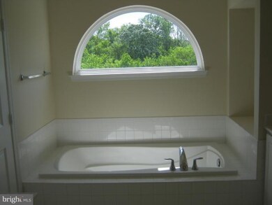 9396 Falling Water Dr, Bristow, VA 20136 - photo 7