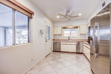 10511 W Caron Dr, Sun City, AZ 85351 - photo 7