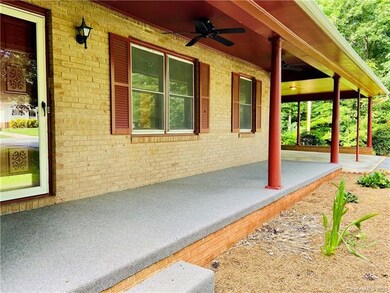 Front Porch with Fans!