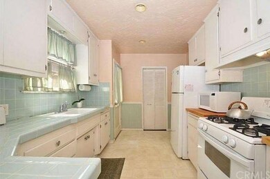Light and bright kitchen area 