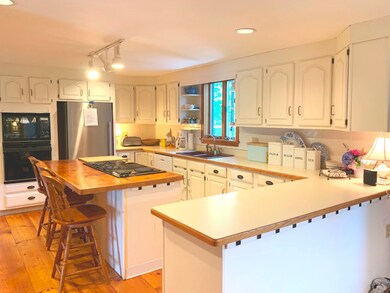 4 Davis Ave, Oak Bluffs, MA 02557 - photo 5