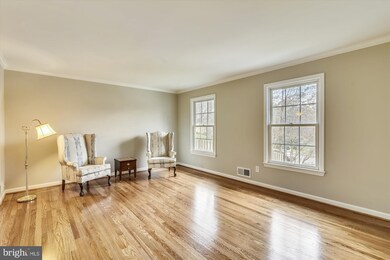 8312 Chartwell Ct, Annandale, VA 22003 - photo 5