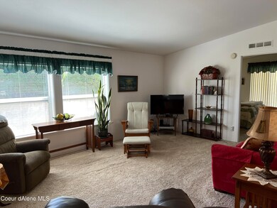Living rm to Master