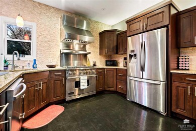 221 Starlight Ln, Manhattan, KS 66503 - photo 5