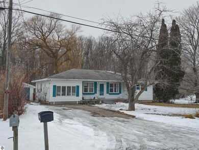 435 N Main St, Au Gres, MI 48703 - photo 3