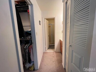 6132 Cedar Ct, Monmouth Junction, NJ 08852 - photo 5