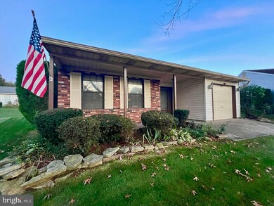 107 Deep Hollow Cir, Columbus, NJ 08022 - photo 2