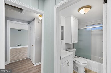 223 Kings Hwy E unit 3RD FLR, Haddonfield, NJ 08033 - photo 5