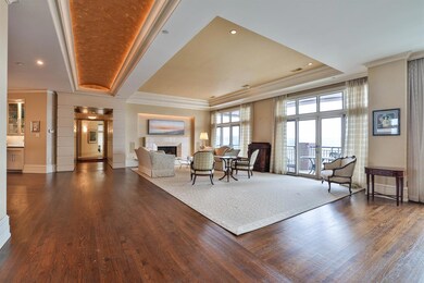 100 W Rivercenter Blvd unit PH3B, Covington, KY 41011 - photo 7