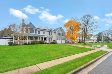 277 Clocks Blvd, Massapequa, NY 11758 - photo 3