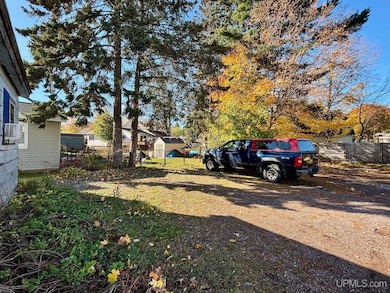 1212 Division St, Marquette, MI 49855 - photo 3
