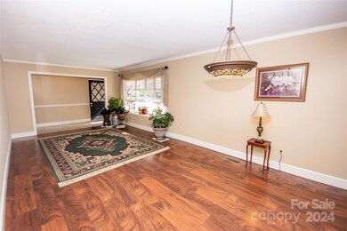 1029 Valley St, Statesville, NC 28677 - photo 4