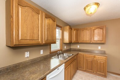 1415 11th Ave S, Grand Forks, ND 58201 - photo 5