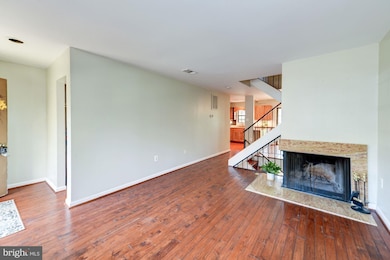 2048 Headlands Cir, Reston, VA 20191 - photo 6